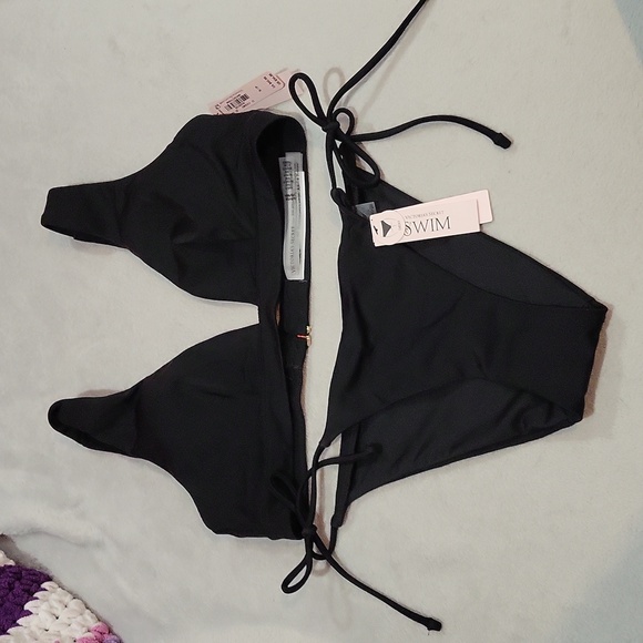 Victoria's Secret Bikini - Picture 4 of 14